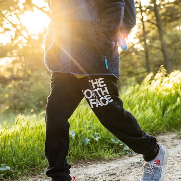NEW THE NORTH FACE Boys Black Camp Fleece Jogger Pants Athletic Comfy Bottoms - Picture 6 of 15